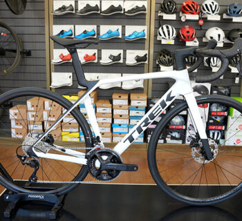 TREK MADONE SL5 GEN8 Gloss Crystal White/Matte Deep Smoke