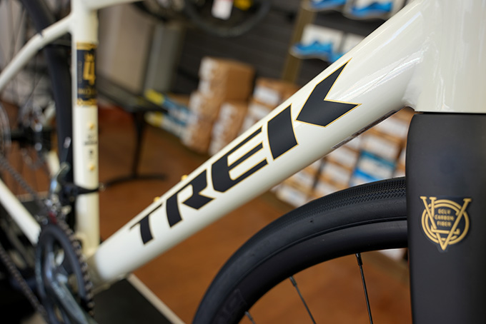 Trek ロードバイク ホワイト　domaneal4 52サイズ TREK Domane AL4 Gen4 Era White | トライアスロンのことなら