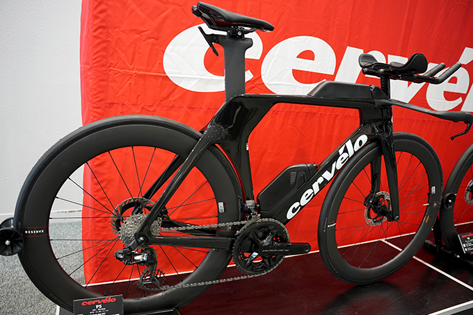 Cervelo P5 FIVEBLACK シマノULTEGURA Di2 完成車 2025年モデル | トライアスロンのことならアスリートカンパニー