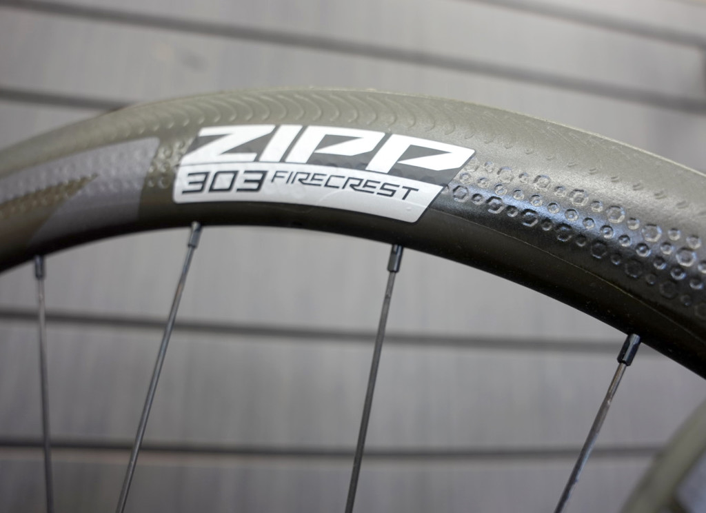 新作入荷限定SALE軽量! Zipp 303 FIRECREST2021 DB フロントのみ 27インチ、700C